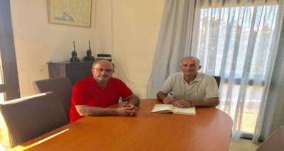 &Sigma;&upsilon;&nu;ά&nu;&tau;&eta;&sigma;&eta; Έ&pi;&alpha;&rho;&chi;&omicron;&upsilon; &Lambda;ή&mu;&nu;&omicron;&upsilon; &kappa;&alpha;&iota; &pi;&rho;&omicron;έ&delta;&rho;&omicron;&upsilon; &Kappa;&alpha;&lambda;&lambda;&iota;&theta;έ&alpha;&sigmaf;