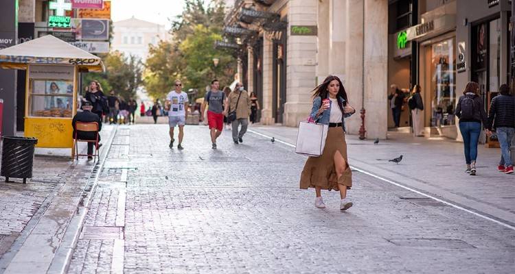 Στα 3.164 τα νέα κρούσματα - 43 οι νεκροί και 347 διασωληνωμένοι