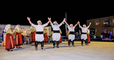 &laquo;Έ&kappa;&lambda;&epsilon;&psi;&epsilon;&raquo; &tau;&iota;&sigmaf; &epsilon;&nu;&tau;&upsilon;&pi;ώ&sigma;&epsilon;&iota;&sigmaf; &omicron; &Mu;.&Epsilon;.&Sigma; &Alpha;&gamma;ί&omicron;&upsilon; &Delta;&eta;&mu;&eta;&tau;&rho;ί&omicron;&upsilon; &sigma;&tau;&eta;&nu; &Kappa;&alpha;&beta;ά&lambda;&alpha; (photos)