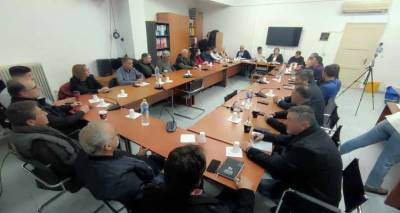 &Nu;έ&alpha; &sigma;&upsilon;&nu;&epsilon;&delta;&rho;ί&alpha;&sigma;&eta; &tau;&omicron;&upsilon; &Delta;&eta;&mu;&omicron;&tau;&iota;&kappa;&omicron;ύ &Sigma;&upsilon;&mu;&beta;&omicron;&upsilon;&lambda;ί&omicron;&upsilon; &Lambda;ή&mu;&nu;&omicron;&upsilon; &mu;&epsilon;&tau;ά &tau;&omicron; &laquo;&mu;&pi;&lambda;ό&kappa;&omicron;&raquo; &sigma;&tau;&eta;&nu; &kappa;&alpha;&tau;&epsilon;&pi;&epsilon;ί&gamma;&omicron;&upsilon;&sigma;&alpha; &delta;&iota;&alpha;&delta;&iota;&kappa;&alpha;&sigma;ί&alpha;