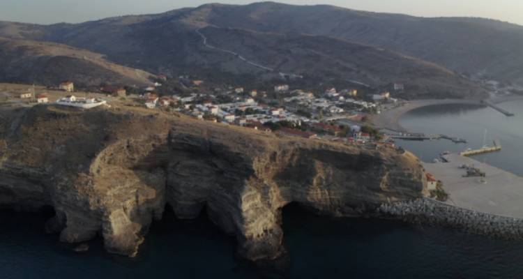 &Alpha;&phi;&iota;έ&rho;&omega;&mu;&alpha; &alpha;&pi;&omicron; &tau;&eta;&nu; &Epsilon;&Rho;&Tau; &sigma;&tau;&omicron;&nu; &Alpha;&eta; &Sigma;&tau;&rho;ά&tau;&eta; &tau;&eta;&nu; &Tau;&rho;ί&tau;&eta;