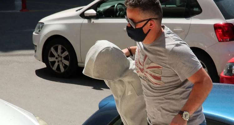 &Alpha;&pi;&alpha;&gamma;&omega;&gamma;ή 10&chi;&rho;&omicron;&nu;&eta;&sigmaf; &sigma;&tau;&eta; &Theta;&epsilon;&sigma;&sigma;&alpha;&lambda;&omicron;&nu;ί&kappa;&eta;: &Eta; 33&chi;&rho;&omicron;&nu;&eta; &alpha;&nu;&alpha;&zeta;&eta;&tau;&omicron;ύ&sigma;&epsilon; &theta;ύ&mu;&alpha;&tau;&alpha; &sigma;&epsilon; &omicron;&rho;&phi;&alpha;&nu;&omicron;&tau;&rho;&omicron;&phi;&epsilon;ί&alpha; &kappa;&alpha;&iota; &kappa;&alpha;&tau;&alpha;&sigma;&kappa;&eta;&nu;ώ&sigma;&epsilon;&iota;&sigmaf;