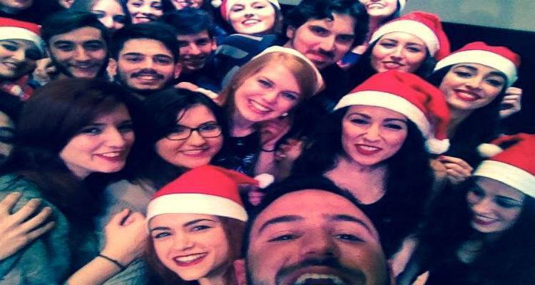 Έ&rho;&chi;&epsilon;&tau;&alpha;&iota; &tau;&omicron; 3&omicron; &Phi;&omicron;&iota;&tau;&eta;&tau;&iota;&kappa;ό &Phi;&epsilon;&sigma;&tau;&iota;&beta;ά&lambda; &Alpha;&lambda;&lambda;&eta;&lambda;&epsilon;&gamma;&gamma;ύ&eta;&sigmaf; &Lambda;ή&mu;&nu;&omicron;&upsilon;