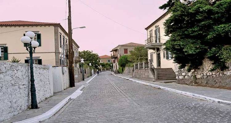 &Alpha;&nu;&delta;&rho;ώ&nu;&iota;: &laquo;3 &mu;έ&rho;&epsilon;&sigmaf; &chi;&omega;&rho;ί&sigmaf; &sigma;&tau;&alpha;&gamma;ό&nu;&alpha; &nu;&epsilon;&rho;ό&raquo;