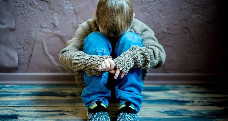 Στον ανακριτή ο 62χρονος φιλόλογος που κακοποιούσε μαθητή του για επτά χρόνια