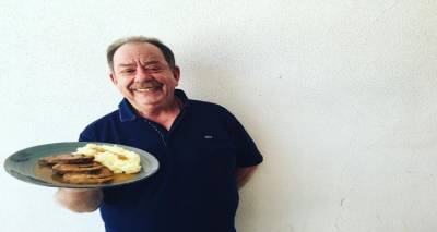 Ο Ηλίας Μαμαλάκης για τα “καλούδια” της Λήμνου