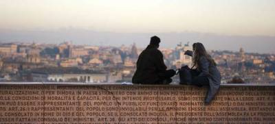 &Omicron;&iota; &Iota;&tau;&alpha;&lambda;&omicron;ί &alpha;&delta;&epsilon;&iota;ά&zeta;&omicron;&upsilon;&nu; &tau;&omicron;&upsilon;&sigmaf; &lambda;&omicron;&gamma;&alpha;&rho;&iota;&alpha;&sigma;&mu;&omicron;ύ&sigmaf; &tau;&omicron;&upsilon;&sigmaf; &kappa;&alpha;&iota; &alpha;&gamma;&omicron;&rho;ά&zeta;&omicron;&upsilon;&nu; &chi;&rho;&upsilon;&sigma;ό | &Phi;ό&beta;&omicron;&sigmaf; &gamma;&iota;&alpha; &tau;&omicron; &delta;&eta;&mu;&omicron;&psi;ή&phi;&iota;&sigma;&mu;&alpha;