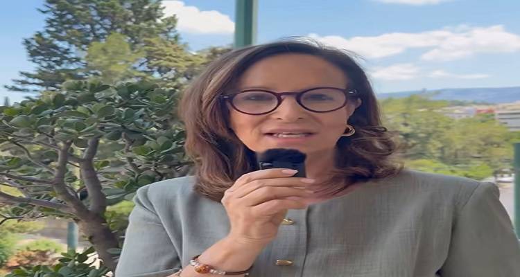 Ά&nu;&nu;&alpha; &Delta;&iota;&alpha;&mu;&alpha;&nu;&tau;&omicron;&pi;&omicron;ύ&lambda;&omicron;&upsilon; &gamma;&iota;&alpha; &tau;&eta; &Lambda;ή&mu;&nu;&omicron;: &laquo;&Tau;&omicron; &nu;&eta;&sigma;ί έ&chi;&epsilon;&iota; ό&lambda;&epsilon;&sigmaf; &tau;&iota;&sigmaf; &pi;&rho;&omicron;ϋ&pi;&omicron;&theta;έ&sigma;&epsilon;&iota;&sigmaf; &gamma;&iota;&alpha; &beta;&iota;ώ&sigma;&iota;&mu;&eta; &alpha;&nu;ά&pi;&tau;&upsilon;&xi;&eta; &ndash; &Chi;&rho;&epsilon;&iota;ά&zeta;&omicron;&nu;&tau;&alpha;&iota; έ&rho;&gamma;&alpha; &kappa;&alpha;&iota; &chi;&rho;&eta;&mu;&alpha;&tau;&omicron;&delta;ό&tau;&eta;&sigma;&eta;&raquo; (video)