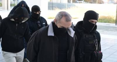&Kappa;&omicron;&lambda;&omega;&nu;ό&sigmaf;: Έ&nu;&omicron;&chi;&omicron;&sigmaf; &omicron; &Mu;ί&chi;&omicron;&sigmaf; &gamma;&iota;&alpha; &tau;&omicron;&nu; &beta;&iota;&alpha;&sigma;&mu;ό &tau;&eta;&sigmaf; 12&chi;&rho;&omicron;&nu;&eta;&sigmaf; - &Alpha;&theta;ώ&alpha; &eta; &mu;&eta;&tau;έ&rho;&alpha;