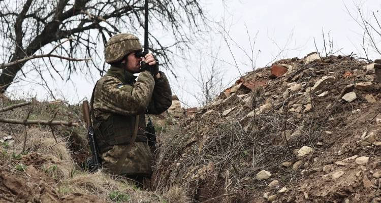 &Pi;ό&lambda;&epsilon;&mu;&omicron;&sigmaf; &sigma;&tau;&eta;&nu; &Omicron;&upsilon;&kappa;&rho;&alpha;&nu;ί&alpha;: &Tau;&omicron; &Kappa;ί&epsilon;&beta;&omicron; &kappa;&alpha;&lambda;&epsilon;ί &sigma;&epsilon; &epsilon;&pi;&iota;&sigma;&tau;&rho;ά&tau;&epsilon;&upsilon;&sigma;&eta; ό&lambda;&omicron;&upsilon;&sigmaf; &tau;&omicron;&upsilon;&sigmaf; &upsilon;&pi;&eta;&kappa;ό&omicron;&upsilon;&sigmaf; &tau;&eta;&sigmaf; &pi;&omicron;&upsilon; &beta;&rho;ί&sigma;&kappa;&omicron;&nu;&tau;&alpha;&iota; &sigma;&tau;&omicron; &epsilon;&xi;&omega;&tau;&epsilon;&rho;&iota;&kappa;ό