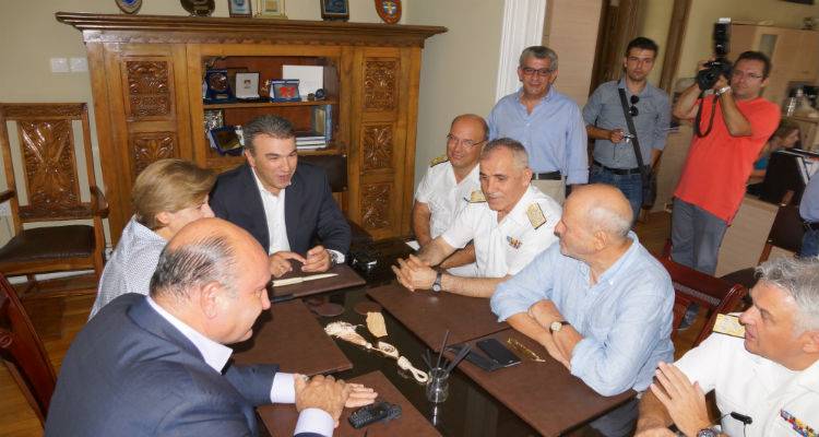 Συνάντηση Καλογήρου με τον Αναπληρωτή Υπ. Ναυτιλίας με φόντο το μεταναστευτικό