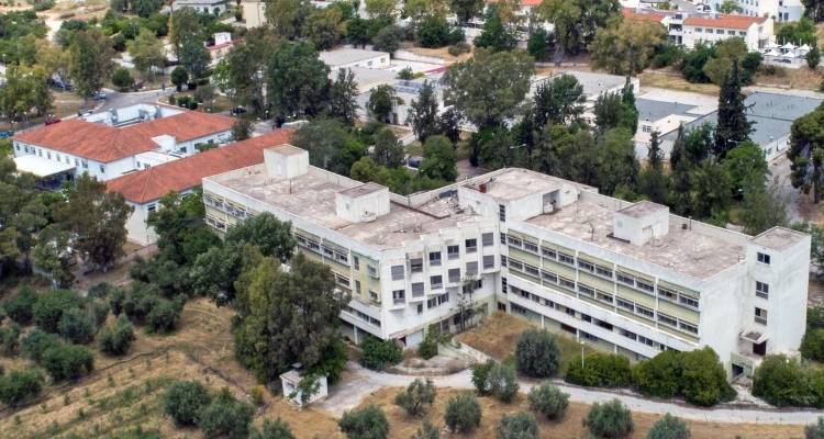Έ&gamma;&kappa;&lambda;&eta;&mu;&alpha; &sigma;&tau;&omicron; &Delta;&alpha;&phi;&nu;ί: &Tau;&rho;ό&phi;&iota;&mu;&omicron;&sigmaf; &sigma;&tau;&rho;&alpha;&gamma;&gamma;ά&lambda;&iota;&sigma;&epsilon; 59&chi;&rho;&omicron;&nu;&omicron; &alpha;&sigma;&theta;&epsilon;&nu;ή &mu;&epsilon;&tau;ά &alpha;&pi;ό &kappa;&alpha;&beta;&gamma;ά