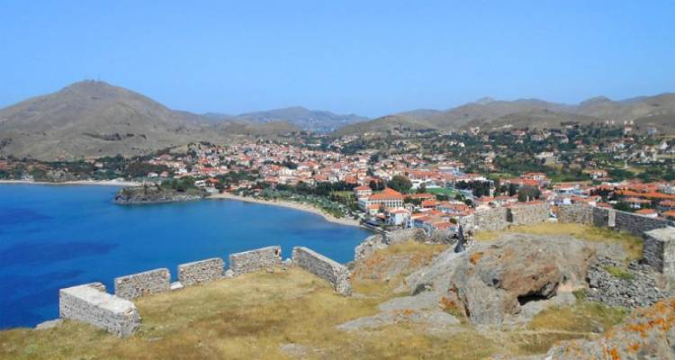 &Mu;&iota;&alpha; &gamma;&epsilon;ύ&sigma;&eta; &alpha;&pi;ό &Lambda;ή&mu;&nu;&omicron; (photos)