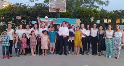 &Epsilon;&iota;&delta;&iota;&kappa;ό &Sigma;&chi;&omicron;&lambda;&epsilon;ί&omicron; &Kappa;&alpha;&lambda;&lambda;&iota;&theta;έ&alpha;&sigmaf;: &Mu;&epsilon; &mu;&iota;&omicron;ύ&zeta;&iota;&kappa;&alpha;&lambda; &laquo;&sigma;&phi;ύ&rho;&iota;&xi;&alpha;&nu;&raquo; &tau;&eta; &lambda;ή&xi;&eta; &tau;&eta;&sigmaf; &sigma;&chi;&omicron;&lambda;&iota;&kappa;ή&sigmaf; &chi;&rho;&omicron;&nu;&iota;ά&sigmaf; (photos + video)