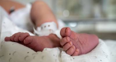 &Lambda;ά&rho;&iota;&sigma;&alpha;: &Beta;&rho;έ&phi;&omicron;&sigmaf; &nu;&omicron;&sigma;&eta;&lambda;&epsilon;ύ&epsilon;&tau;&alpha;&iota; &sigma;&epsilon; &Mu;&Epsilon;&Theta; &mu;&epsilon; &epsilon;&gamma;&kappa;&alpha;ύ&mu;&alpha;&tau;&alpha; &alpha;&pi;ό &kappa;&alpha;&upsilon;&tau;ό &lambda;ά&delta;&iota; | &Epsilon;&xi;&alpha;&iota;&rho;&epsilon;&tau;&iota;&kappa;ά &kappa;&rho;ί&sigma;&iota;&mu;&eta; &eta; &kappa;&alpha;&tau;ά&sigma;&tau;&alpha;&sigma;ή &tau;&omicron;&upsilon;