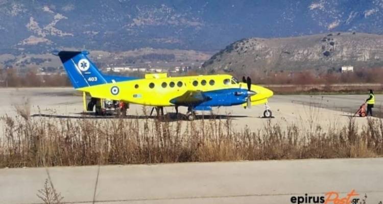 Ά&rho;&tau;&alpha;: 14&chi;&rho;&omicron;&nu;&omicron;&sigmaf; &mu;&alpha;&theta;&eta;&tau;ή&sigmaf; &kappa;&alpha;&tau;έ&rho;&rho;&epsilon;&upsilon;&sigma;&epsilon; &epsilon;&nu;ώ έ&lambda;&epsilon;&gamma;&epsilon; &tau;&alpha; &kappa;ά&lambda;&alpha;&nu;&tau;&alpha; | &Mu;&epsilon; &laquo;&Alpha;&epsilon;&rho;&omicron;&gamma;έ&phi;&upsilon;&rho;&alpha;&raquo; &sigma;&tau;&eta;&nu; &Alpha;&theta;ή&nu;&alpha;, έ&chi;&epsilon;&iota; &epsilon;&gamma;&kappa;&epsilon;&phi;&alpha;&lambda;&iota;&kappa;ή &alpha;&iota;&mu;&omicron;&rho;&rho;&alpha;&gamma;ί&alpha;