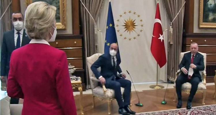 Η μισή συγγνώμη του Σαρλ Μισέλ για το «sofagate»: Δεν θέλαμε να κάνουμε επεισόδιο, οι Τούρκοι ερμήνευσαν αυστηρά το πρωτόκολλο