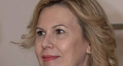 &Gamma;&epsilon;ώ&rho;&gamma;&alpha;: &Tau;έ&lambda;&omicron;&sigmaf; &sigma;&tau;&eta; &mu;&epsilon;&tau;&alpha;&phi;&omicron;&rho;ά &sigma;&omicron;&rho;ώ&nu; &epsilon;&kappa;&tau;ό&sigmaf; &Lambda;ή&mu;&nu;&omicron;&upsilon; &mu;&epsilon; &alpha;&pi;ό&phi;&alpha;&sigma;&eta; &Phi;&lambda;&omega;&rho;ί&delta;&eta; | &Iota;&alpha;&tau;&rho;&omicron;&delta;&iota;&kappa;&alpha;&sigma;&tau;ή&sigmaf; &sigma;&tau;&omicron; &nu;&eta;&sigma;ί &mu;&epsilon;&tau;ά &tau;&omicron; &tau;&rho;&alpha;&gamma;&iota;&kappa;ό &pi;&epsilon;&rho;&iota;&sigma;&tau;&alpha;&tau;&iota;&kappa;ό &sigma;&tau;&omicron; &lambda;&iota;&mu;ά&nu;&iota; &tau;&omicron;&upsilon; &Mu;&omicron;ύ&delta;&rho;&omicron;&upsilon;