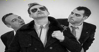 &Omicron; &Mu;&Epsilon;&Alpha;&Sigma; &Lambda;ή&mu;&nu;&omicron;&upsilon; &pi;&alpha;&rho;&omicron;&upsilon;&sigma;&iota;ά&zeta;&epsilon;&iota; &tau;&eta;&nu; &kappa;&omega;&mu;&omega;&delta;ί&alpha; &tau;&omicron;&upsilon; &Alpha;&rho;&kappa;ά: &laquo;&Epsilon;&Chi;&Theta;&Rho;&Omicron;&Iota; &Epsilon;&Xi; &Alpha;&Iota;&Mu;&Alpha;&Tau;&Omicron;&Sigma;&raquo;