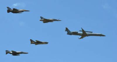 Έ&pi;&epsilon;&sigma;&epsilon; Mirage 2000 &sigma;&tau;&iota;&sigmaf; &Sigma;&pi;&omicron;&rho;ά&delta;&epsilon;&sigmaf;