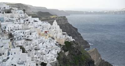 &Eta; &sigma;&epsilon;&iota;&sigma;&mu;&iota;&kappa;ή &alpha;&kappa;&omicron;&lambda;&omicron;&upsilon;&theta;ί&alpha; &theta;&alpha; &sigma;&upsilon;&nu;&epsilon;&chi;&iota;&sigma;&tau;&epsilon;ί &gamma;&iota;&alpha; &epsilon;&beta;&delta;&omicron;&mu;ά&delta;&epsilon;&sigmaf; &sigma;&tau;&iota;&sigmaf; &Kappa;&upsilon;&kappa;&lambda;ά&delta;&epsilon;&sigmaf;, &lambda;έ&epsilon;&iota; &omicron; &Pi;&alpha;&pi;&alpha;&zeta;ά&chi;&omicron;&sigmaf; -&Tau;&iota; &alpha;&pi;ά&nu;&tau;&eta;&sigma;&epsilon; &gamma;&iota;&alpha; &tau;&omicron; &Pi;ά&sigma;&chi;&alpha;