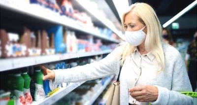 Covid: Υποχρεωτικές οι μάσκες και πάλι στην Αγγλία εν μέσω εξάπλωσης της παραλλαγής Όμικρον