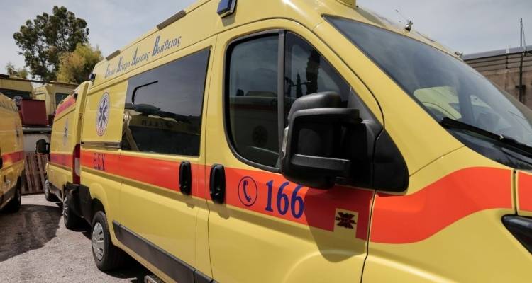 &Alpha;&lambda;&epsilon;&xi;&alpha;&nu;&delta;&rho;&omicron;ύ&pi;&omicron;&lambda;&eta;: &Epsilon;&rho;&gamma;&alpha;&zeta;ό&mu;&epsilon;&nu;&omicron;&sigmaf; έ&pi;&epsilon;&sigma;&epsilon; &alpha;&pi;ό ύ&psi;&omicron;&sigmaf; &delta;ύ&omicron; &mu;έ&tau;&rho;&omega;&nu; &mu;έ&sigma;&alpha; &sigma;&epsilon; &phi;&omicron;&rho;&tau;&eta;&gamma;ό &pi;&lambda;&omicron;ί&omicron; &ndash; &Mu;&epsilon;&tau;&alpha;&phi;έ&rho;&theta;&eta;&kappa;&epsilon; &tau;&rho;&alpha;&upsilon;&mu;&alpha;&tau;&iota;&sigma;&mu;έ&nu;&omicron;&sigmaf; &sigma;&tau;&omicron; &nu;&omicron;&sigma;&omicron;&kappa;&omicron;&mu;&epsilon;ί&omicron;