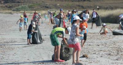 &Sigma;ώ&sigma;&tau;&epsilon; &tau;&omicron;&nu; &pi;&lambda;&alpha;&nu;ή&tau;&eta;: 2&eta; &Eta;&mu;έ&rho;&alpha; &Kappa;&alpha;&theta;&alpha;&rho;&iota;&sigma;&mu;&omicron;ύ &Alpha;&kappa;&tau;ή&sigmaf; &sigma;&tau;&eta; &Lambda;ή&mu;&nu;&omicron;