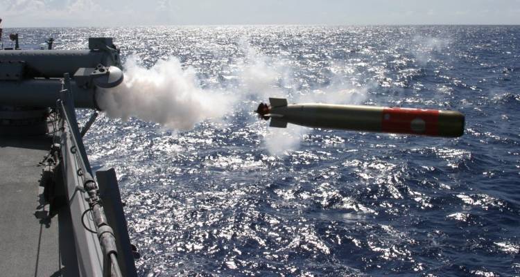 &Eta; &Alpha;&upsilon;&sigma;&tau;&rho;&alpha;&lambda;ί&alpha; &pi;&alpha;&rho;&alpha;&gamma;&gamma;έ&lambda;&nu;&epsilon;&iota; &pi;ά&nu;&omega; &alpha;&pi;ό 200 &pi;&upsilon;&rho;&alpha;ύ&lambda;&omicron;&upsilon;&sigmaf; Tomahawk &alpha;&pi;ό &tau;&iota;&sigmaf; &Eta;&Pi;&Alpha;