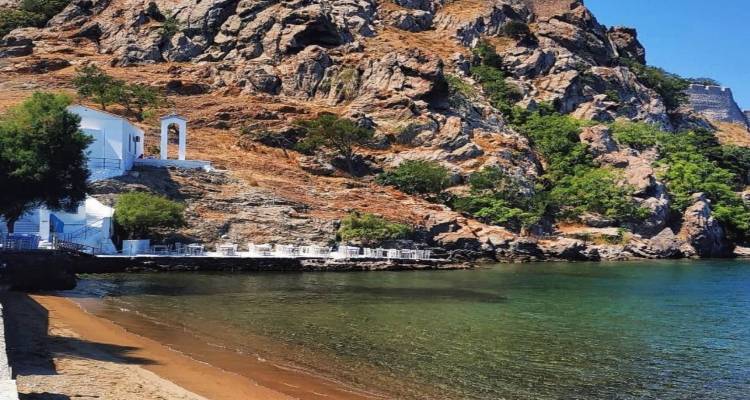 Καιρός: Υψηλές θερμοκρασίες και ισχυρά μελτέμια σήμερα -Πού θα καταγραφούν 38άρια