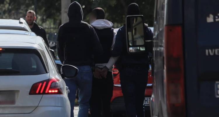 Greek Mafia: &Pi;&omicron;&iota;&nu;&iota;&kappa;ή &delta;ί&omega;&xi;&eta; &gamma;&iota;&alpha; 9 &kappa;&alpha;&kappa;&omicron;&upsilon;&rho;&gamma;ή&mu;&alpha;&tau;&alpha; &kappa;&alpha;&iota; 7 &pi;&lambda;&eta;&mu;&mu;&epsilon;&lambda;ή&mu;&alpha;&tau;&alpha; ά&sigma;&kappa;&eta;&sigma;&epsilon; &omicron; &epsilon;&iota;&sigma;&alpha;&gamma;&gamma;&epsilon;&lambda;έ&alpha;&sigmaf;