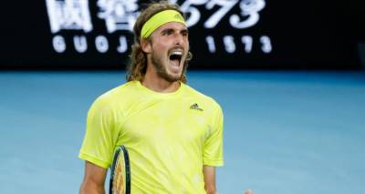 Australian Open: &Theta;&rho;ί&alpha;&mu;&beta;&omicron;&sigmaf; &tau;&omicron;&upsilon; &Sigma;&tau;έ&phi;&alpha;&nu;&omicron;&upsilon; &Tau;&sigma;&iota;&tau;&sigma;&iota;&pi;ά &epsilon;&pi;ί &tau;&omicron;&upsilon; &Nu;&alpha;&delta;ά&lambda;! | &Tau;&omicron;&nu; &nu;ί&kappa;&eta;&sigma;&epsilon; 3-2 &sigma;&epsilon;&tau; &mu;&epsilon; &alpha;&nu;&alpha;&tau;&rho;&omicron;&pi;ή &kappa;&alpha;&iota; &pi;έ&rho;&alpha;&sigma;&epsilon; &sigma;&tau;&omicron;&upsilon;&sigmaf; &laquo;4&raquo;