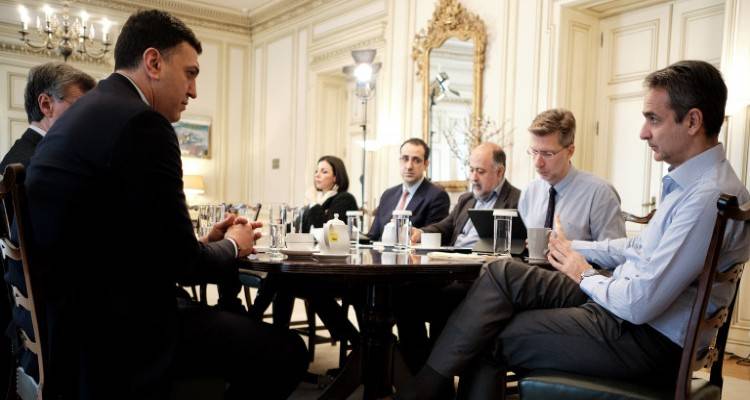 Κορωνοϊός: Ανησυχία για τα νέα κρούσματα | Ο Μητσοτάκης αποφασίζει για πιθανά νέα μέτρα