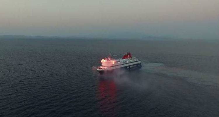 &Tau;&omicron; &pi;&lambda;&omicron;ί&omicron; &Nu;ή&sigma;&omicron;&sigmaf; &Mu;ύ&kappa;&omicron;&nu;&omicron;&sigmaf; &laquo;&chi;&omicron;&rho;&epsilon;ύ&epsilon;&iota;&raquo; &sigma;&tau;&eta; &theta;ά&lambda;&alpha;&sigma;&sigma;&alpha; | &Omicron; &chi;&alpha;&iota;&rho;&epsilon;&tau;&iota;&sigma;&mu;ό&sigmaf; &sigma;&tau;&eta;&nu; &Alpha;&gamma;ί&alpha; &Pi;&alpha;&rho;&alpha;&sigma;&kappa;&epsilon;&upsilon;ή &Kappa;&alpha;&sigma;&tau;έ&lambda;&lambda;&omicron;&upsilon; &sigma;&tau;&eta; &Chi;ί&omicron; (video)