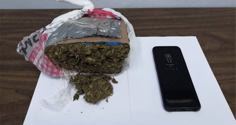 Σύλληψη αλλοδαπού που ταξίδεψε από Λήμνο προς Μυτιλήνη για κατοχή μισού κιλού κάνναβης