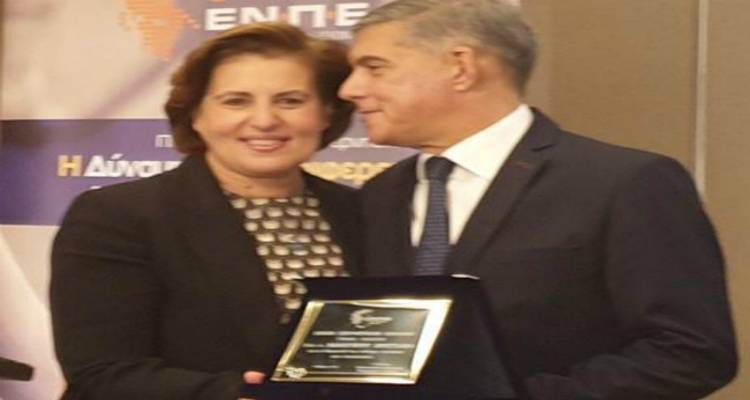Χριστιάνα Καλογήρου: Βραβεύτηκε για την προσφορά της στην Αυτοδιοίκηση