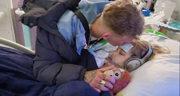 &Beta;&rho;&epsilon;&tau;&alpha;&nu;ί&alpha;: &laquo;&Alpha;&xi;&iota;&omicron;&pi;&rho;&epsilon;&pi;έ&sigmaf; &tau;έ&lambda;&omicron;&sigmaf;&raquo; &zeta;&eta;&tau;&omicron;ύ&nu; &omicron;&iota; &gamma;&omicron;&nu;&epsilon;ί&sigmaf; &tau;&omicron;&upsilon; 12&chi;&rho;&omicron;&nu;&omicron;&upsilon; Ά&rho;&tau;&sigma;&iota; &pi;&omicron;&upsilon; &epsilon;ί&nu;&alpha;&iota; &sigma;&epsilon; &kappa;ώ&mu;&alpha;