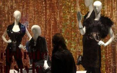 Ινδία: Θέλουν βιτρίνες χωρίς κούκλες στη Βομβάη