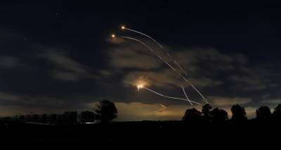 &Omicron;&xi;ύ&nu;&epsilon;&tau;&alpha;&iota; &eta; έ&nu;&tau;&alpha;&sigma;&eta; &sigma;&tau;&eta; &Mu;έ&sigma;&eta; &Alpha;&nu;&alpha;&tau;&omicron;&lambda;ή -&Tau;&omicron; &Iota;&sigma;&rho;&alpha;ή&lambda; έ&pi;&lambda;&eta;&xi;&epsilon; &pi;&epsilon;&rho;&iota;&omicron;&chi;έ&sigmaf; &sigma;&tau;&eta; &Sigma;&upsilon;&rho;ί&alpha;, &nu;&epsilon;&kappa;&rho;ό&sigmaf; &Pi;&alpha;&lambda;&alpha;&iota;&sigma;&tau;ί&nu;&iota;&omicron;&sigmaf; &sigma;&tau;&eta; &Delta;&upsilon;&tau;&iota;&kappa;ή Ό&chi;&theta;&eta;