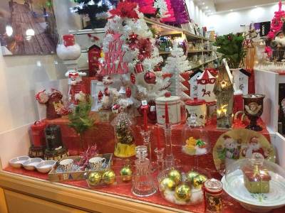 Traikos Selections! &Chi;&rho;&iota;&sigma;&tau;&omicron;&upsilon;&gamma;&epsilon;&nu;&nu;&iota;ά&tau;&iota;&kappa;&epsilon;&sigmaf; &kappa;&alpha;&theta;&eta;&mu;&epsilon;&rho;&iota;&nu;έ&sigmaf; &pi;&alpha;&rho;&alpha;&lambda;&alpha;&beta;έ&sigmaf; &pi;&omicron;&upsilon; &xi;&epsilon;&tau;&rho;&epsilon;&lambda;&alpha;ί&nu;&omicron;&upsilon;&nu; &mu;&iota;&kappa;&rho;&omicron;ύ&sigmaf; &kappa;&alpha;&iota; &mu;&epsilon;&gamma;ά&lambda;&omicron;&upsilon;&sigmaf;