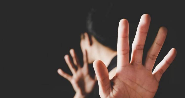 &Beta;&iota;&alpha;&sigma;&mu;ό&sigmaf; 15&chi;&rho;&omicron;&nu;&eta;&sigmaf; &sigma;&tau;&omicron; &Rho;έ&theta;&upsilon;&mu;&nu;&omicron;: &Omicron;&lambda;&omicron;&kappa;&lambda;&eta;&rho;ώ&nu;&omicron;&nu;&tau;&alpha;&iota; &omicron;&iota; &alpha;&pi;&omicron;&lambda;&omicron;&gamma;ί&epsilon;&sigmaf; | &Delta;ύ&omicron; ά&tau;&omicron;&mu;&alpha; &sigma;&tau;&eta;&nu; &alpha;&nu;&alpha;&kappa;&rho;ί&tau;&rho;&iota;&alpha;