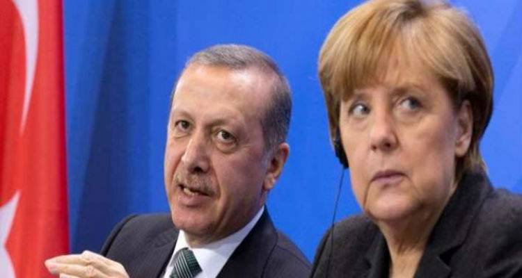 &Mu;έ&rho;&kappa;&epsilon;&lambda;, &Omicron;&lambda;ά&nu;&tau;, &Rho;έ&nu;&tau;&sigma;&iota; &sigma;&upsilon;&nu;&alpha;&nu;&tau;&omicron;ύ&nu; &tau;&omicron;&nu; &Epsilon;&rho;&nu;&tau;&omicron;&gamma;ά&nu; &gamma;&iota;&alpha; &tau;&omicron; &mu;&epsilon;&tau;&alpha;&nu;&alpha;&sigma;&tau;&epsilon;&upsilon;&tau;&iota;&kappa;ό &sigma;&tau;&eta;&nu; &Kappa;ί&nu;&alpha;