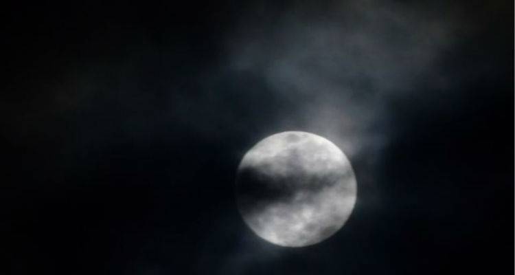 &Pi;&alpha;&nu;&sigma;έ&lambda;&eta;&nu;&omicron;&sigmaf;, &upsilon;&pi;&epsilon;&rho;&pi;&alpha;&nu;&sigma;έ&lambda;&eta;&nu;&omicron;&sigmaf; &kappa;&alpha;&iota; &omicron;&lambda;&iota;&kappa;ή έ&kappa;&lambda;&epsilon;&iota;&psi;&eta; &sigma;&epsilon;&lambda;ή&nu;&eta;&sigmaf;: &Tau;&omicron; &kappa;&upsilon;&rho;&iota;&alpha;&kappa;ά&tau;&iota;&kappa;&omicron; &phi;&epsilon;&gamma;&gamma;ά&rho;&iota; &mu;ά&gamma;&epsilon;&psi;&epsilon;