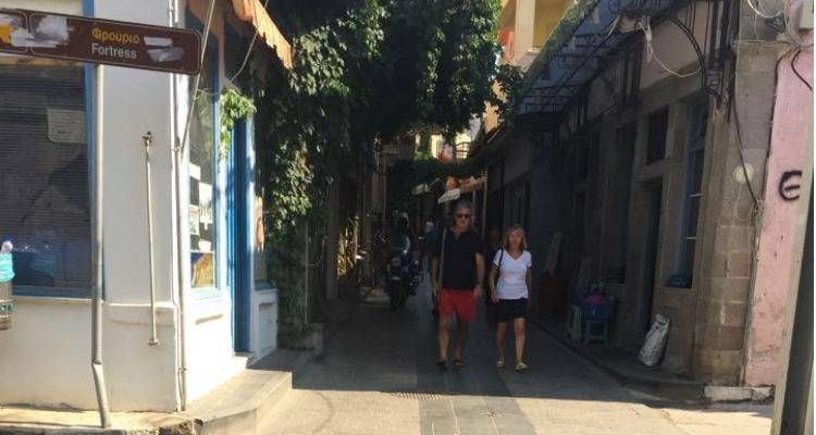 Όταν η αστυνομία δεν «τηρεί» τον κώδικα οδικής κυκλοφορίας (photo)