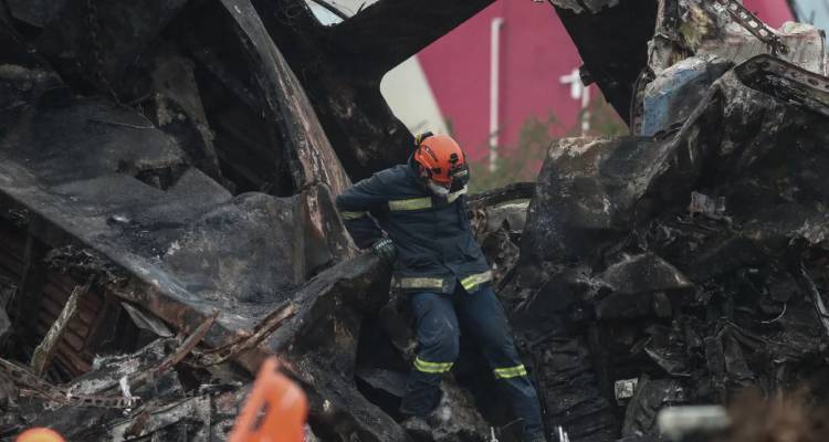 &Tau;&rho;&alpha;&gamma;&omega;&delta;ί&alpha; &sigma;&tau;&alpha; &Tau;έ&mu;&pi;&eta;: &Kappa;&alpha;&tau;&alpha;&tau;έ&theta;&eta;&kappa;&epsilon; &eta; &pi;&rho;ώ&tau;&eta; &alpha;&gamma;&omega;&gamma;ή