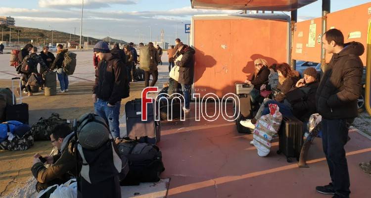 Λήμνος: Με καθυστέρηση το «Πήγασος» στο Λαύριο | Εκνευρισμός από τους επιβάτες (photos)