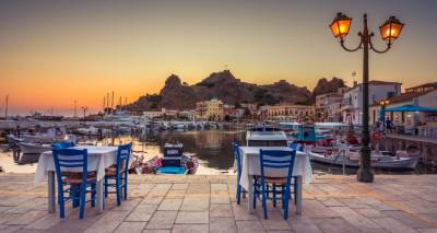 &Eta; &Lambda;ή&mu;&nu;&omicron;&sigmaf; &sigma;&tau;&eta; 2&eta; &theta;έ&sigma;&eta; &tau;&eta;&sigmaf; &lambda;ί&sigma;&tau;&alpha;&sigmaf; &tau;&omicron;&upsilon; Airbnb &mu;&epsilon; &tau;&omicron;&upsilon;&sigmaf; 10 &kappa;&omicron;&rho;&upsilon;&phi;&alpha;ί&omicron;&upsilon;&sigmaf; &pi;&rho;&omicron;&omicron;&rho;&iota;&sigma;&mu;&omicron;ύ&sigmaf;  &tau;&eta;&sigmaf; &Epsilon;&lambda;&lambda;ά&delta;&alpha;&sigmaf;