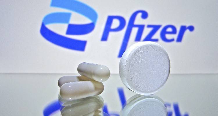 Ο FDA άναψε το «πράσινο φως» για χορήγηση του χαπιού της Pfizer