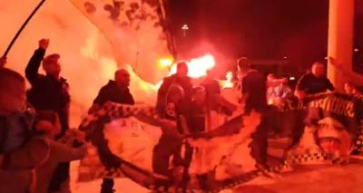 &Lambda;ή&mu;&nu;&omicron;&sigmaf;: &Theta;&epsilon;&rho;&mu;ή &upsilon;&pi;&omicron;&delta;&omicron;&chi;ή &mu;&epsilon; &kappa;&alpha;&pi;&nu;&omicron;&gamma;ό&nu;&alpha; &gamma;&iota;&alpha; &tau;&eta;&nu; &Alpha;&Epsilon;&Kappa; (video)