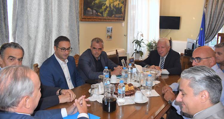 Συνάντηση Παπαθανάση - Μουτζούρη με φόντο το νέο ΕΣΠΑ